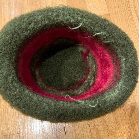 Women's Felted Wool Hat -- One Size - Picture 4 of 5